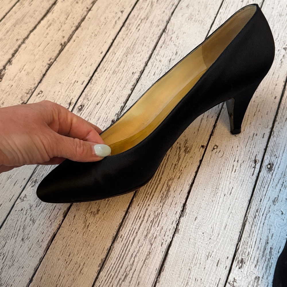Vintage Evins Satin Pumps size 9 Made In Italy